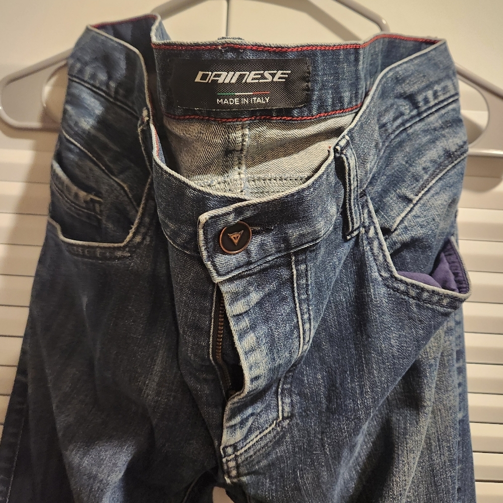 Dainese Trento Slim Fit, Size33, Built In Knee Pads, Made In Italy, Retail $199,